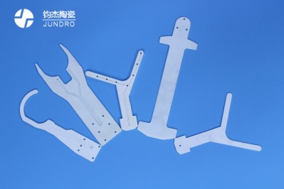 生產(chǎn)半導(dǎo)體陶瓷手臂需要用到那種機床